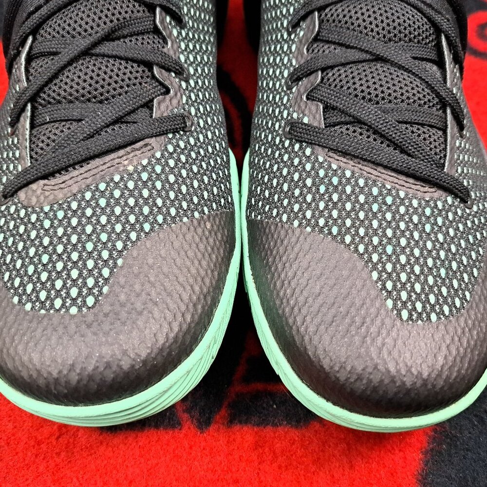 Size 12 Nike Kyrie 2 Green Glow Black Men's Basketball Shoes 819583-007 - Picture 13 of 14